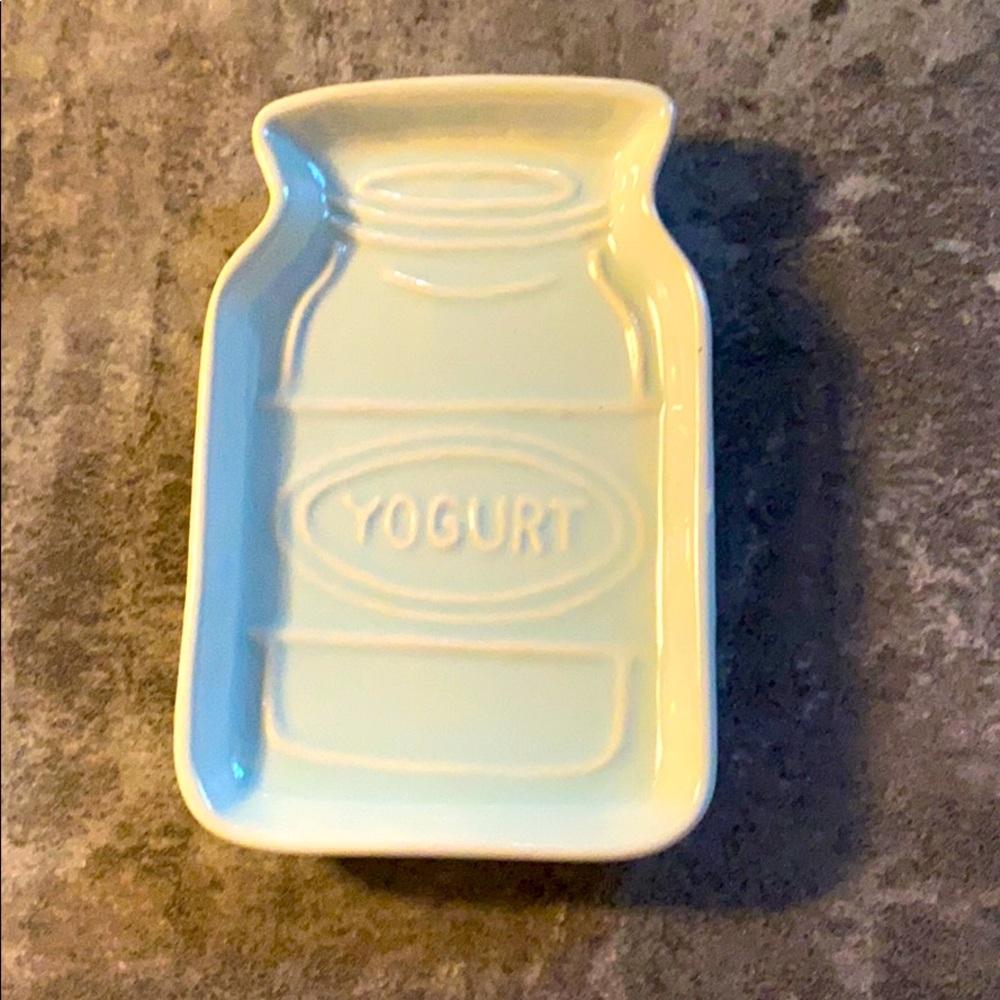 Adorable yogurt tray